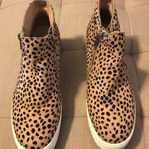 Soda Leapord Ankle Zip Up Boots Size 7.5